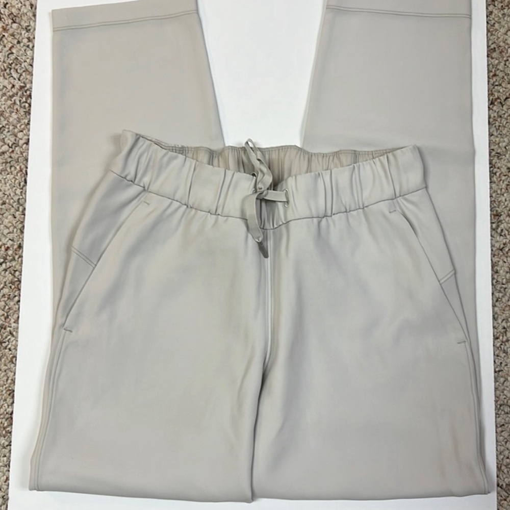 Lululemon Women’s High Rise 7/8 pants Oyster Size 6
